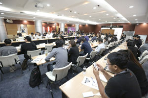 อนุกรรมการโอทีที เปิดเวทีคุยแฟนเพจ Facebook ไทยยอดนิยม หนุนดึงทุกรายเข้าระบบ เรียกร้องปฏิบัติเท่าเทียม ห่วงกติกาซ้ำซ้อน